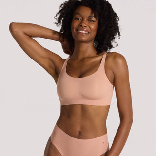 Evelyn & Bobbie Structured Scoop Bra-Black or Himalayan Salt